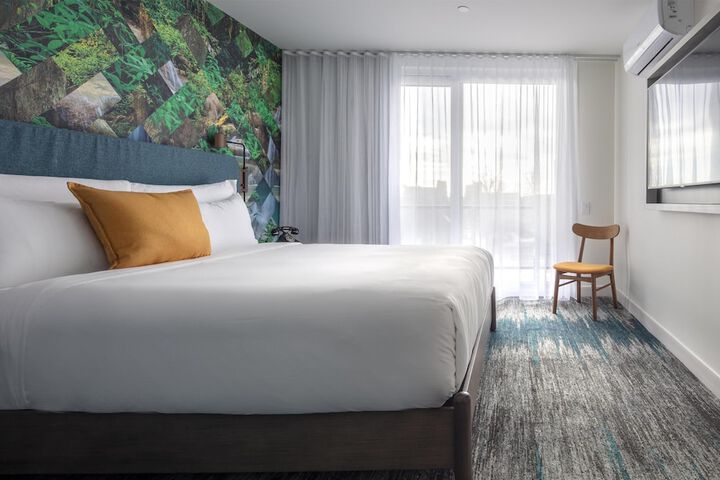 Canvas Moncton Tapestry Collection by Hilton