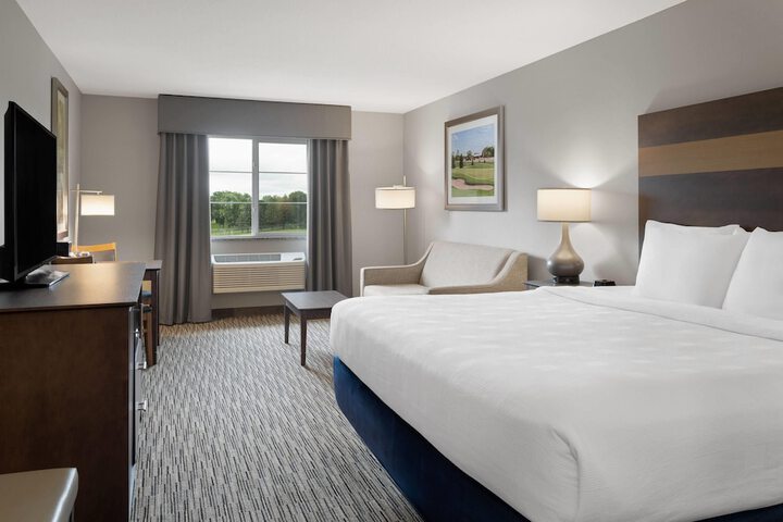 Little Crow Hotel & Conference Trademark by Wyndham