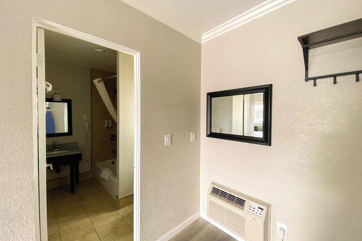 Room 39 of 49