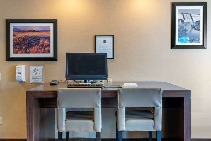 Business Center 37 of 37