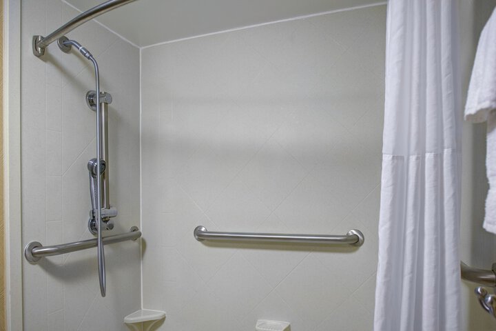 Room 19 of 38