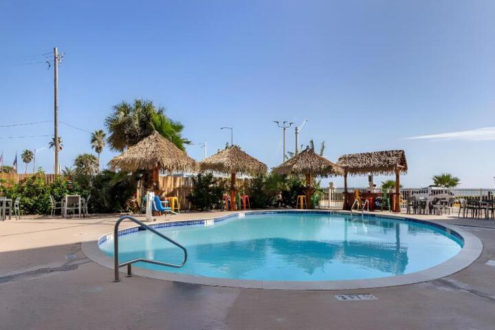 Clarion Pointe Galveston Seawall