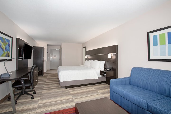 Room 27 of 47