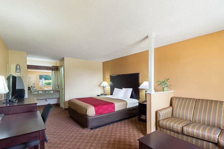 Room 21 of 36