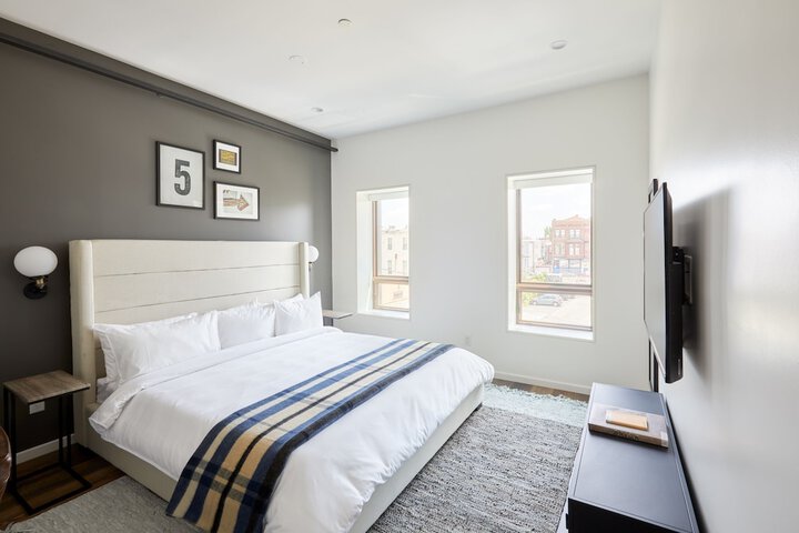 Room 13 of 19