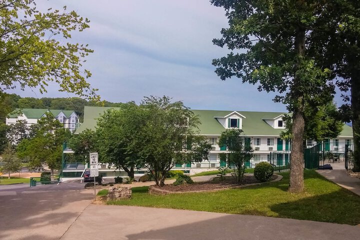 Hotel 8 of 83