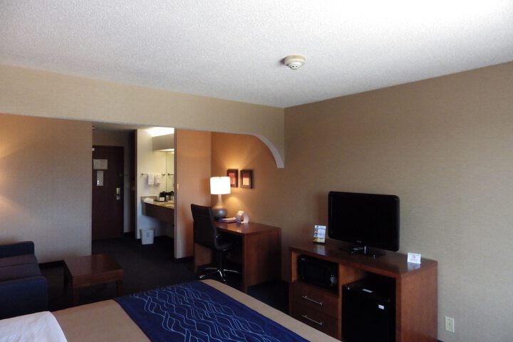 Comfort Inn Crystal Lake - Algonquin