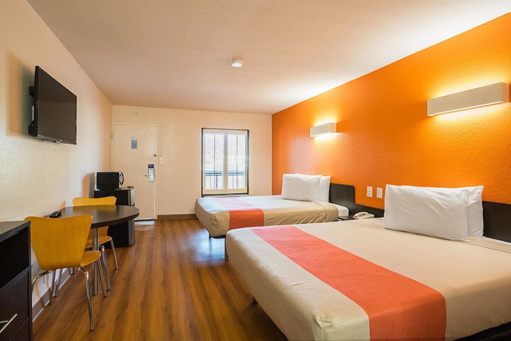 Room 19 of 33