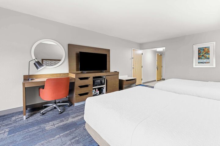 Room 15 of 36