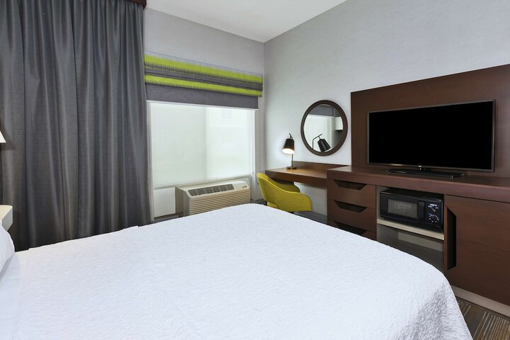 Room 25 of 51