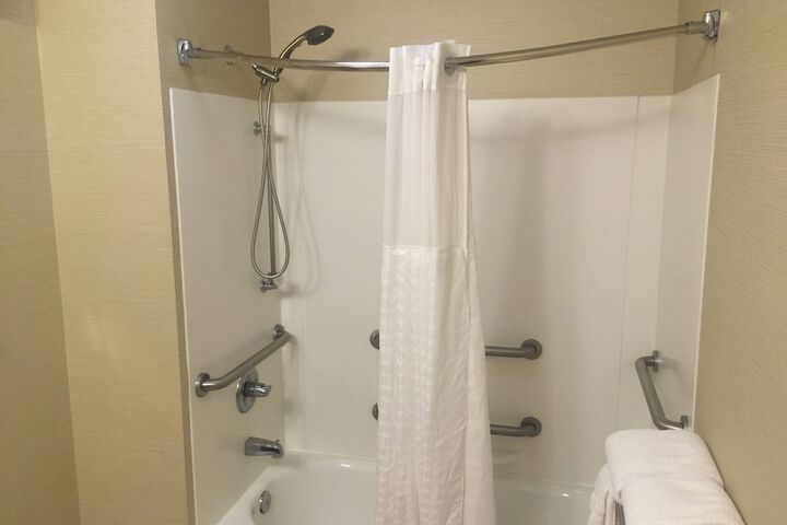 Room 16 of 44