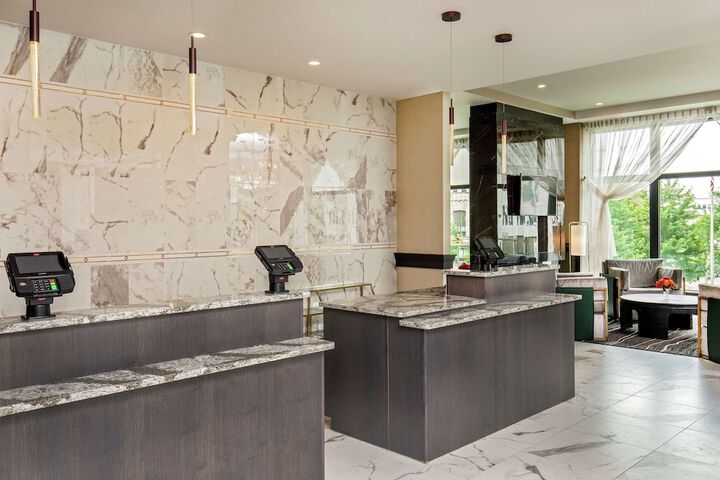 DoubleTree by Hilton Youngstown Downtown