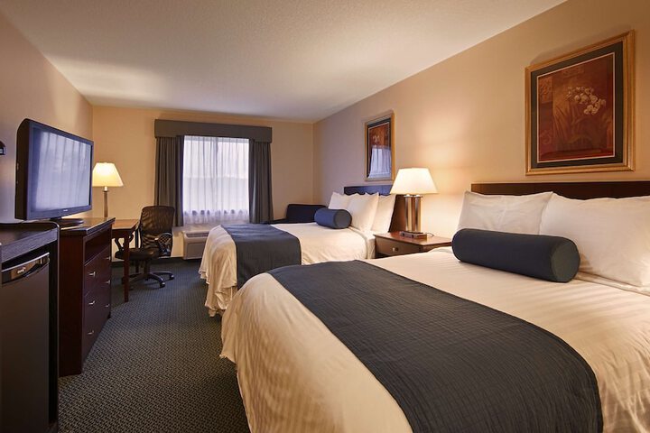 Room 8 of 28
