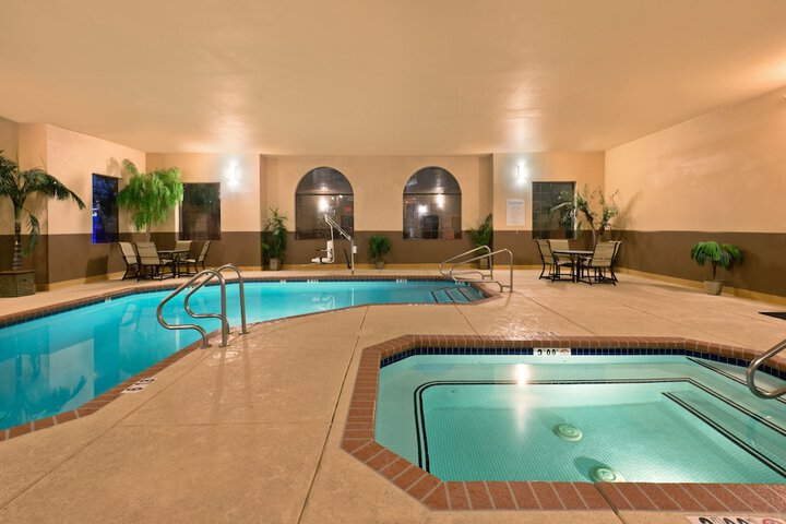 Pool 10 of 36
