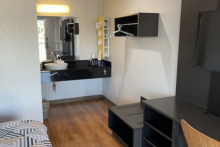 Room 15 of 21