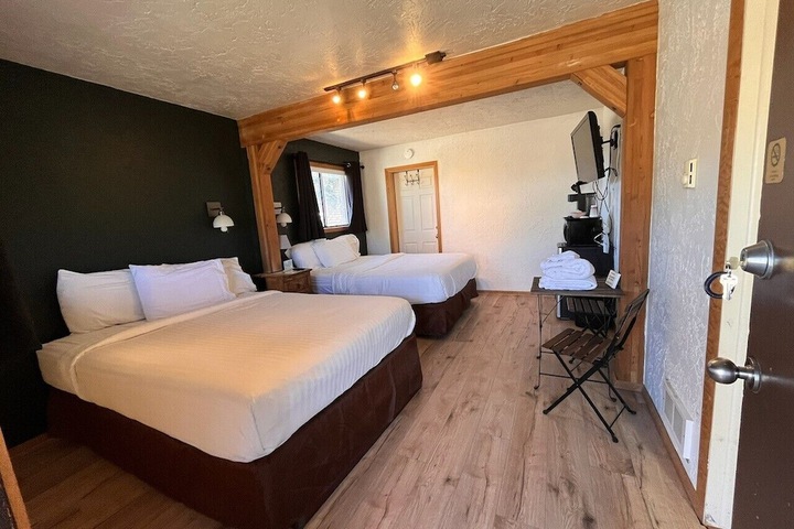Room 32 of 41