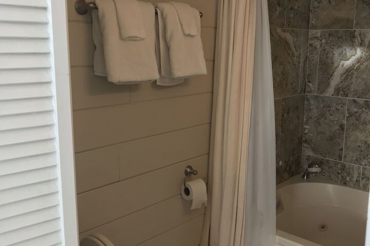 Room 14 of 19