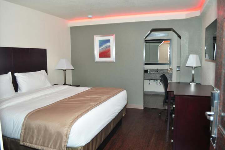 Room 25 of 27