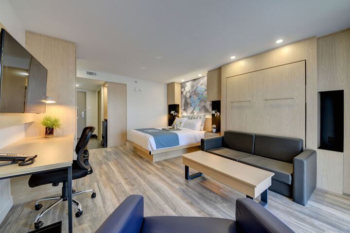 Room 17 of 47