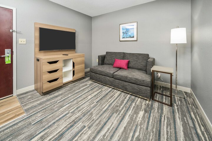 Room 32 of 50