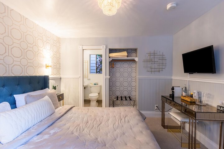 Room 115 of 150