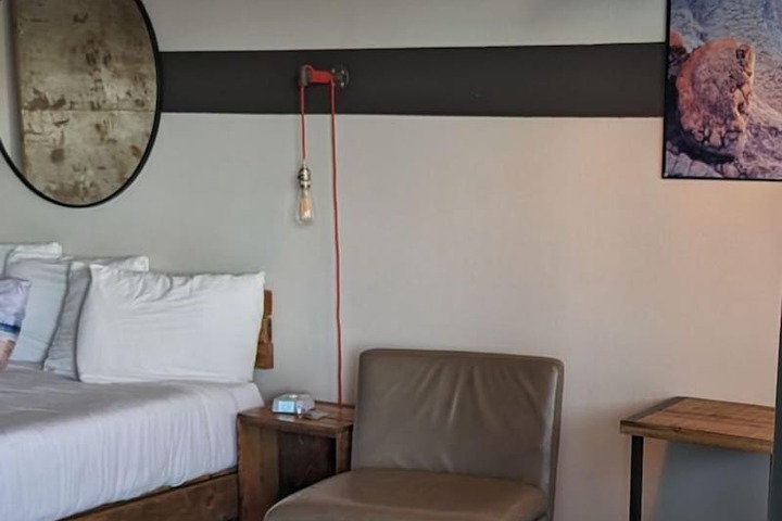 Room 41 of 76