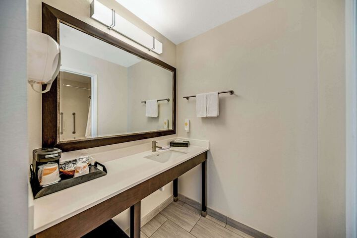 Room 33 of 44