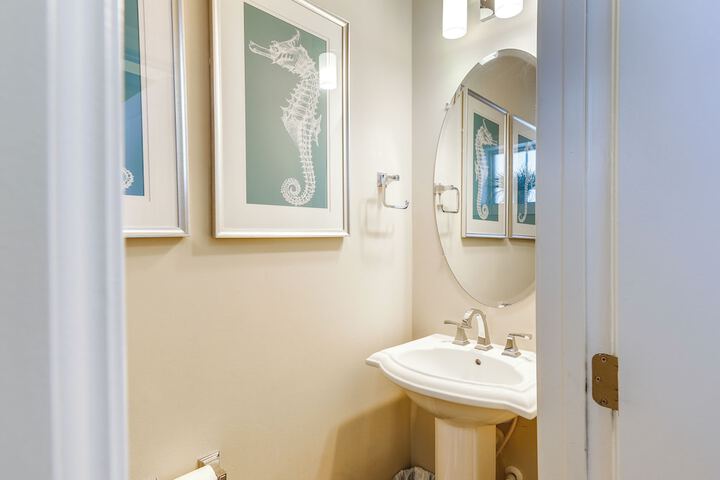 Swim Hike & Chill: Spacious Ocean View Townhome!