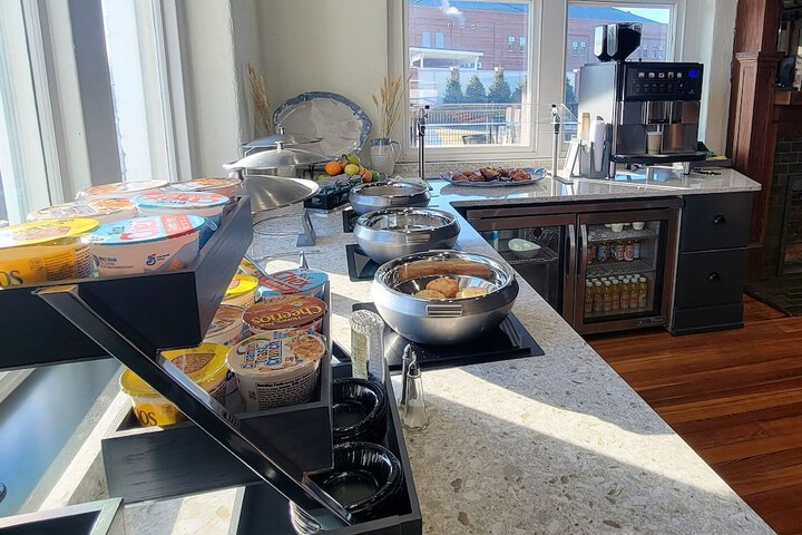 Breakfast/Coffee Service 34 of 38