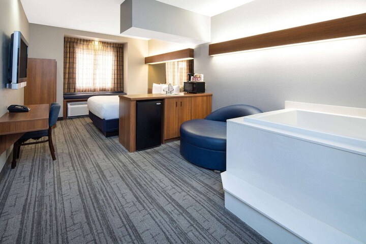 Room 12 of 26