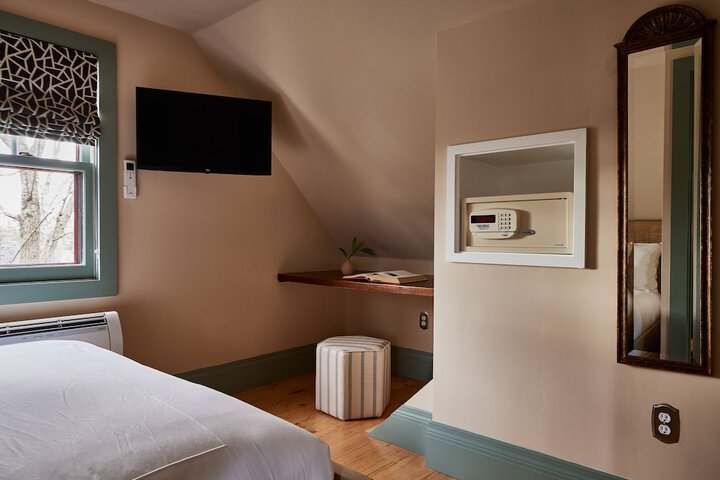 Room 14 of 46