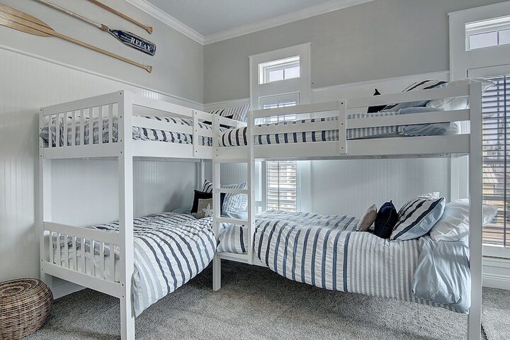 Room 13 of 28