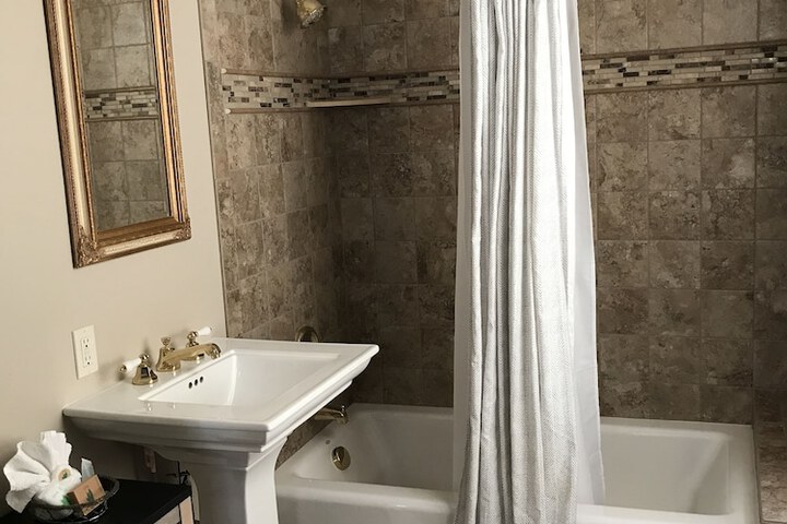 Room 12 of 42