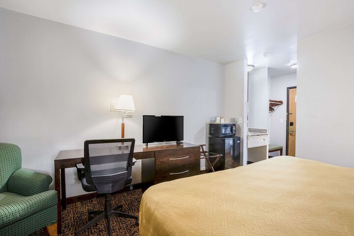 Room 14 of 27