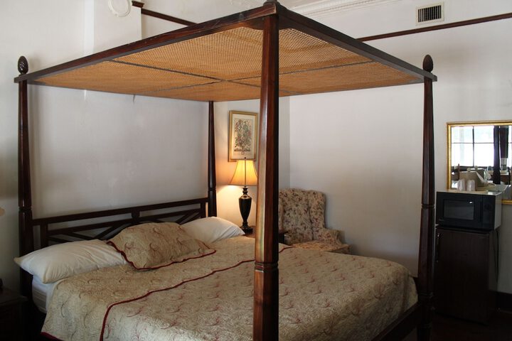 The Hotel Limpia