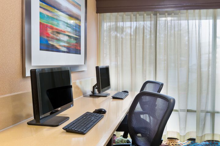 Business Center 44 of 45