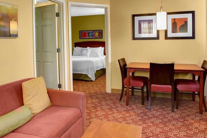 Room 11 of 25