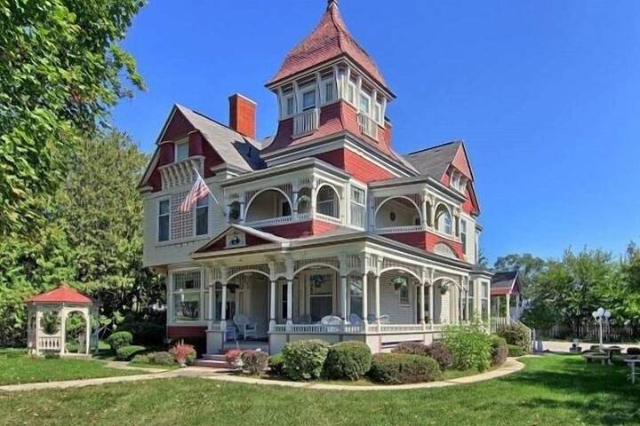 Grand Victorian B & B Inn