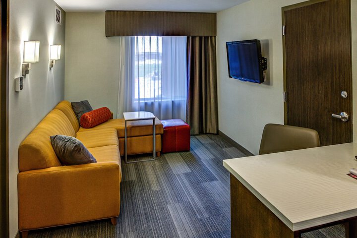 DoubleTree by Hilton West Fargo Sanford Medical Center Area