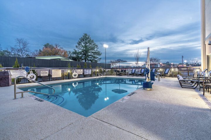 Pool 4 of 28