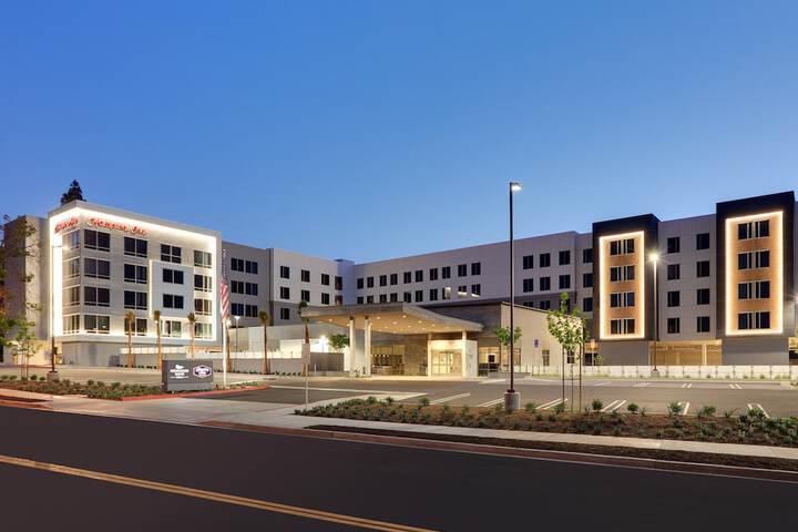 Hampton Inn by Hilton Irvine Spectrum / Lake Forest