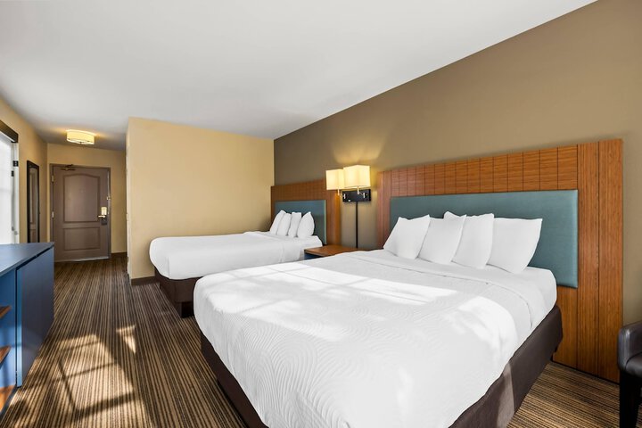 Country Inn & Suites by Radisson RED Wing, MN
