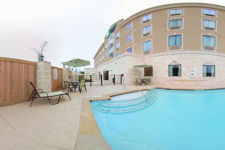 Pool 7 of 42