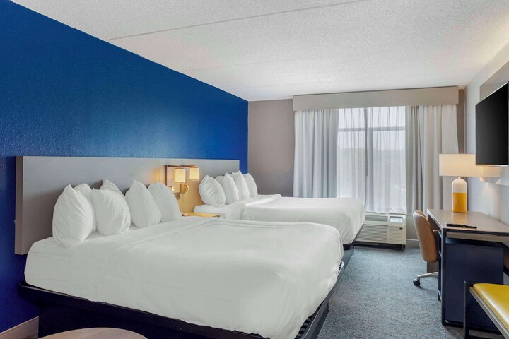 Room 17 of 43