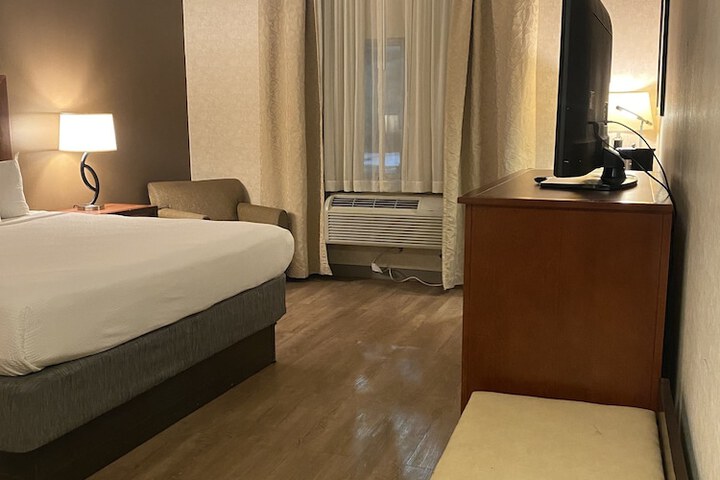 Room 36 of 82