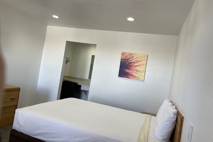 Palms Inn & Suites