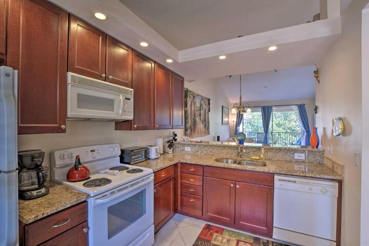 Snowbirds Escape: 6 Mi to Beach & Old Naples!