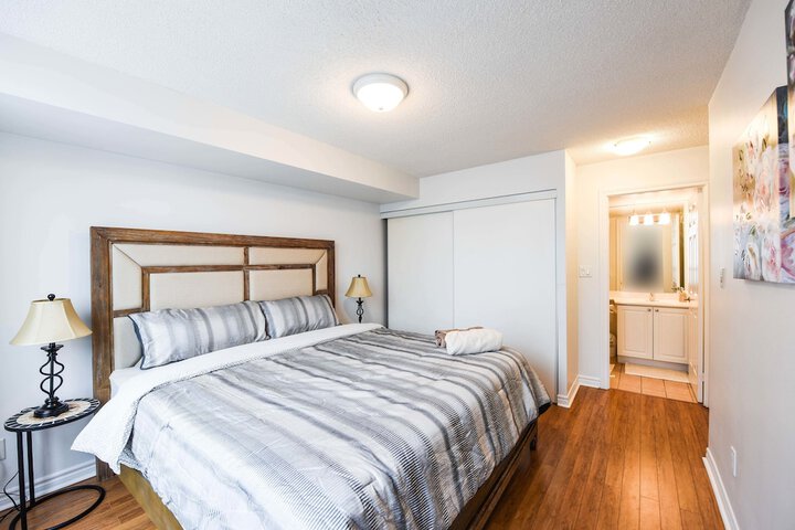 Room 18 of 32