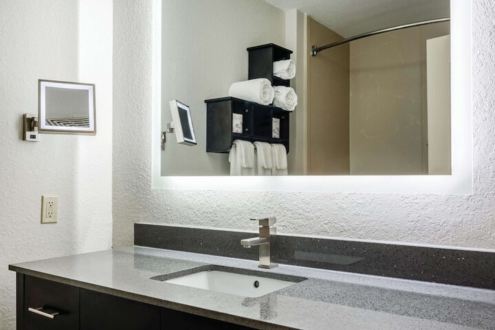 Room 45 of 53
