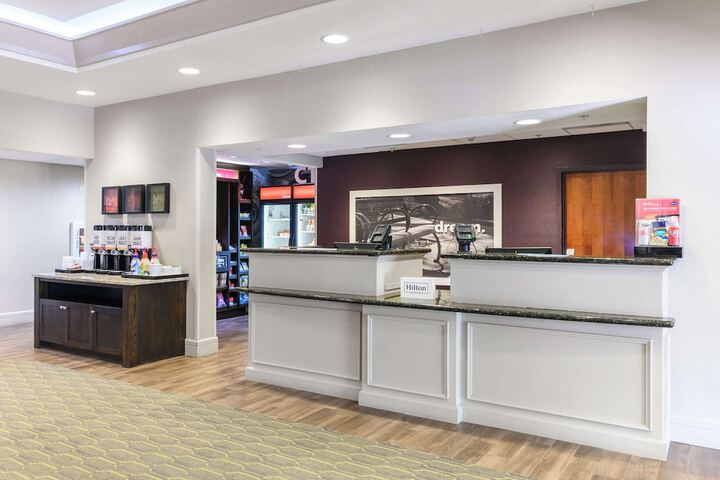 Hampton Inn & Suites Hartford-Manchester